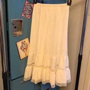 Vintage Herson Kickernick Cream Lace Slip 🍀